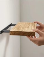 décoration avec une étagère murale